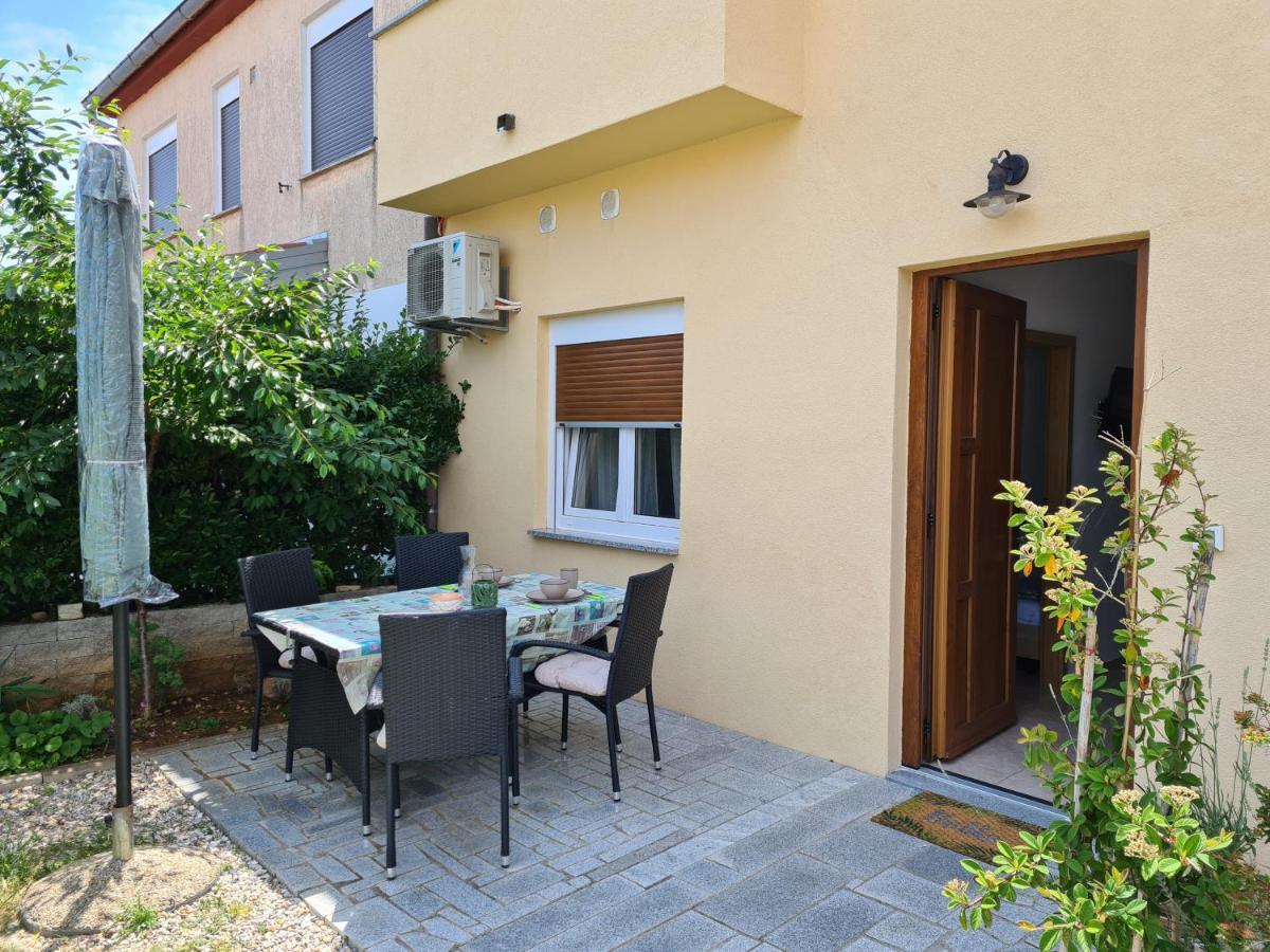 Apartman Luka Баньоле Екстериор снимка